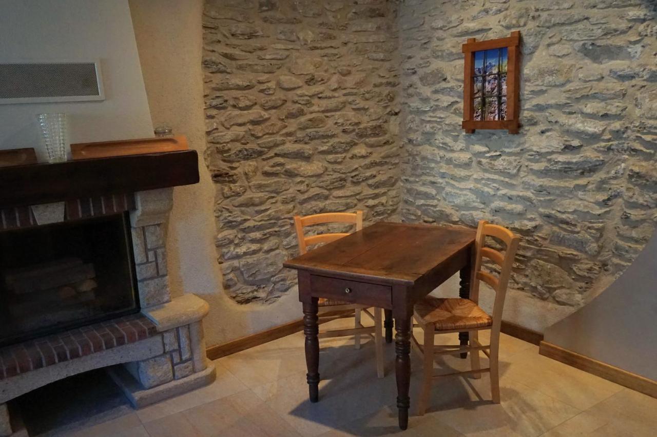Pensione Albergo Diffuso Ceaglio Valle Maira Marmora Luaran gambar